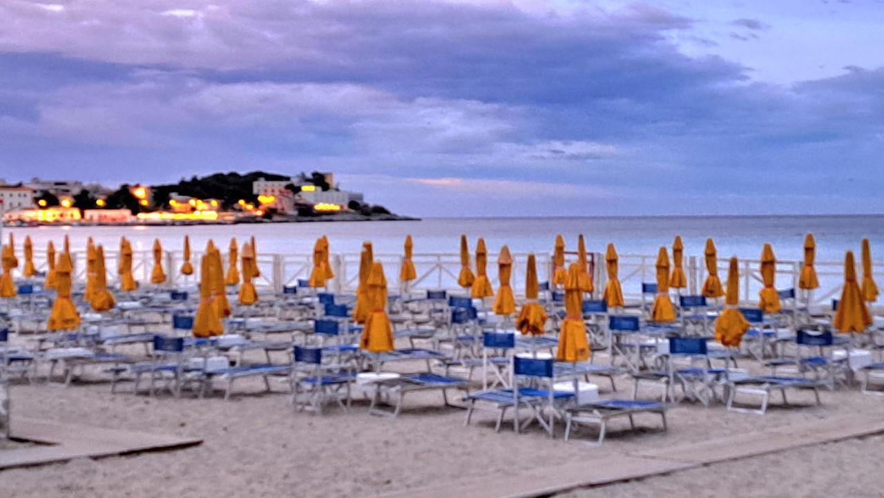 פלרמו Mansarda Beach Mondello מראה חיצוני תמונה